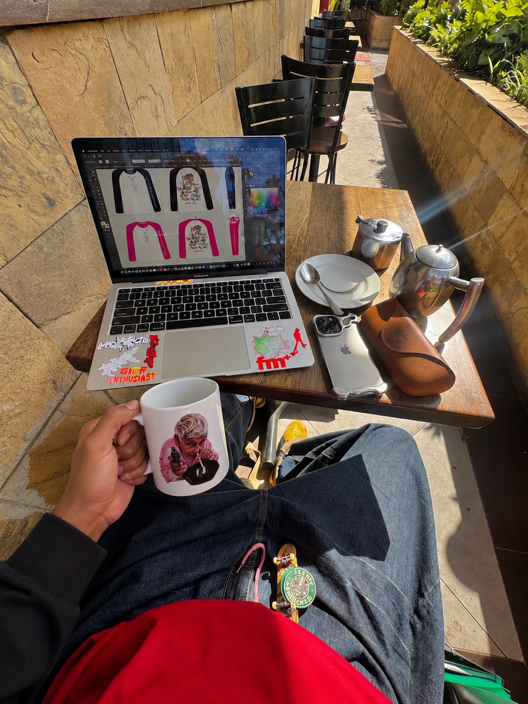 BAD MORNING — Taza Granny en la terraza